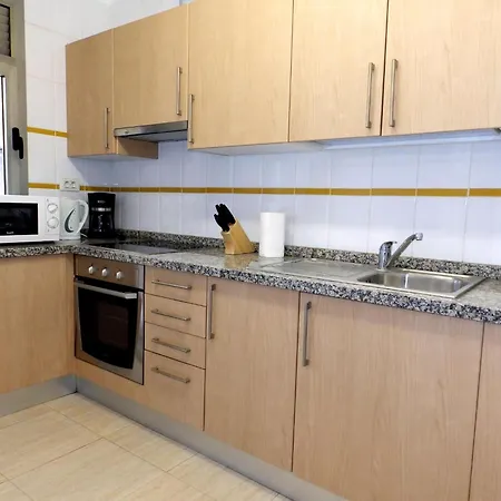 Apartment West Mit Terrasse In *